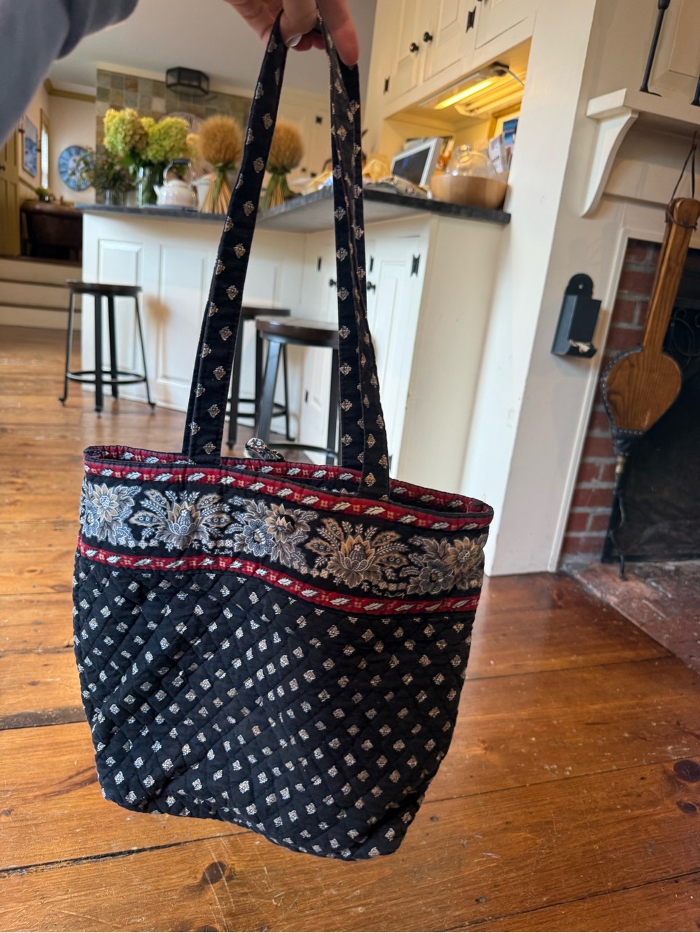 Vera Bradley Vintage Classic Black and Red Quilted Floral Border Tote